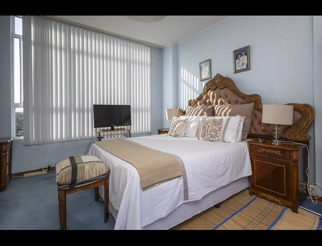 2 BEDROOM FLAT FOR SALE IN WESTRIDGE